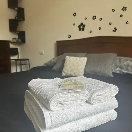 Apartament Stazione Centrale - Black