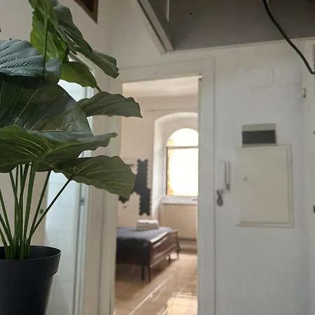 Apartment Stazione Centrale - Black La Spezia